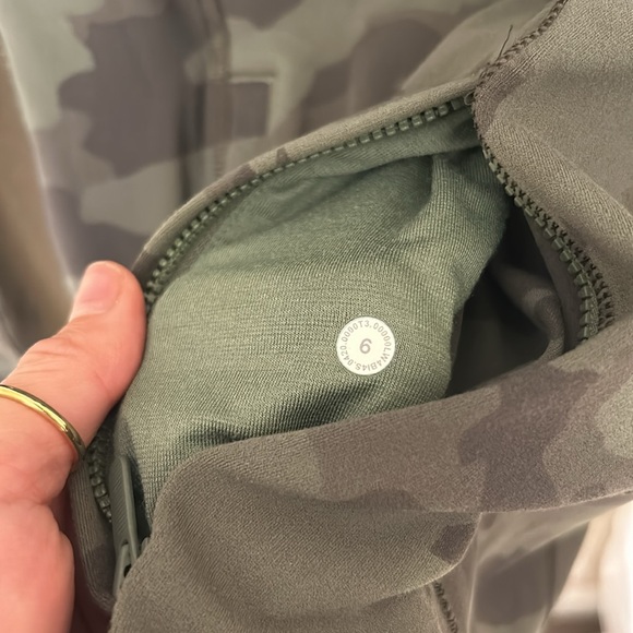 Lululemon Define Hooded Jacket - Picture 6 of 7